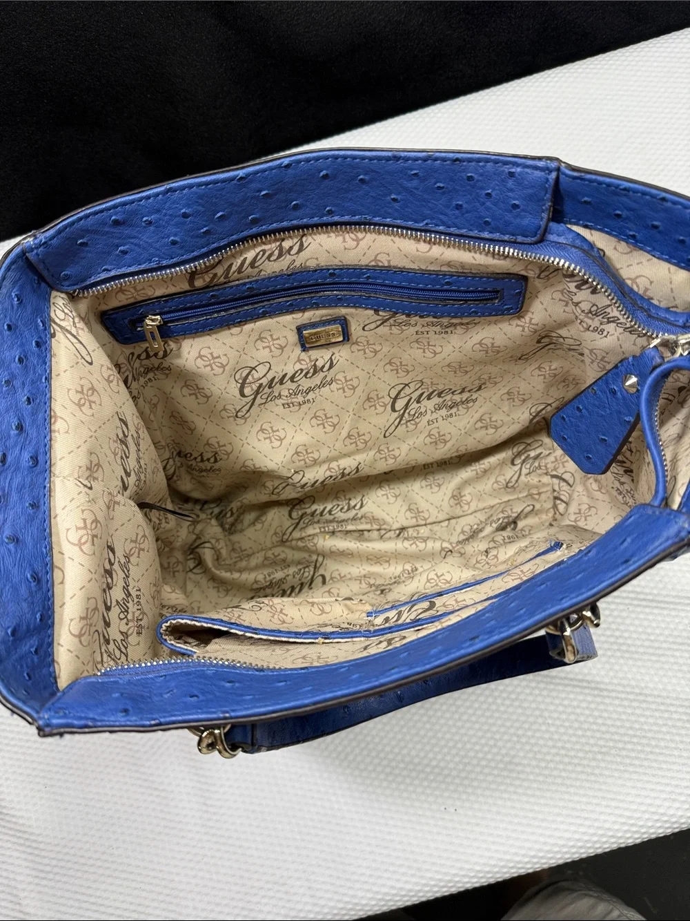 Guess Nikki Faux Ostrich Design Purse with Gold Chain ❤️